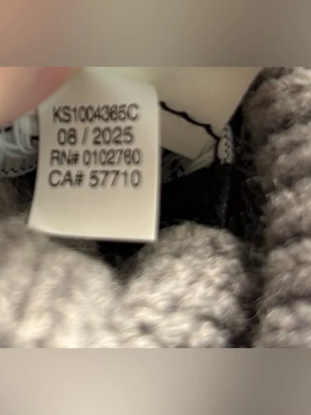 ♠️kate spade♠️ SET OF: Heather Gray Flocked Spade Beanie Hat and Knit Gloves